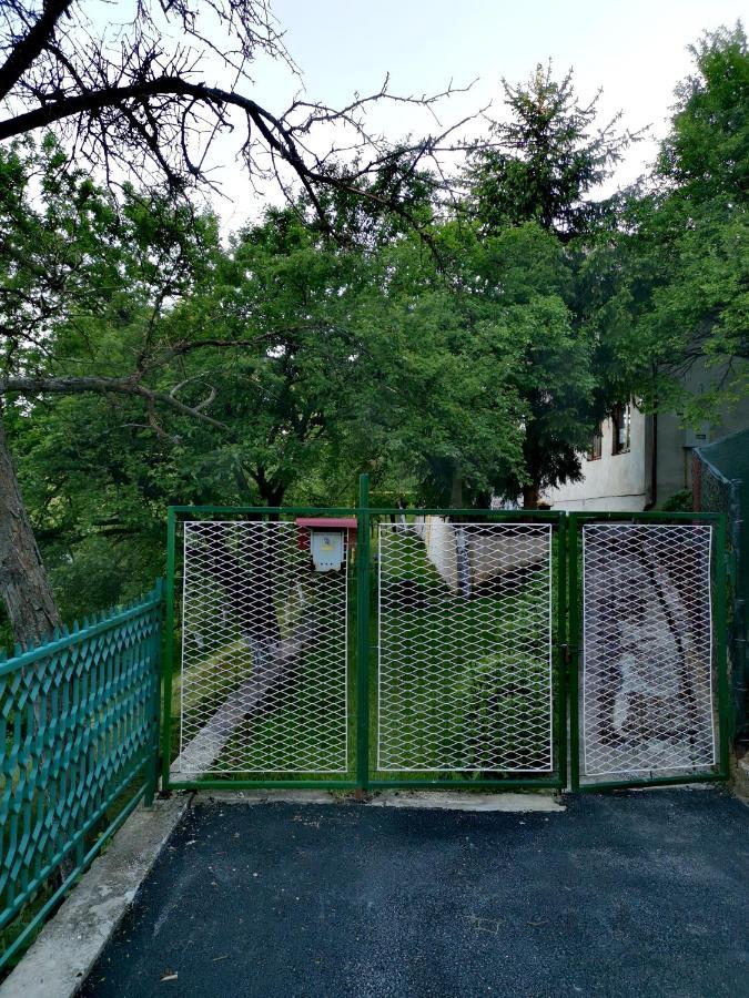 Keep Calm Garden Villa Sarajevo Bagian luar foto